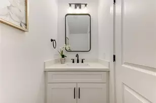2015 B Brackenridge St, Houston, TX 77026 - Photo 7