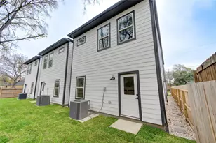 2015 B Brackenridge St, Houston, TX 77026 - Photo 23