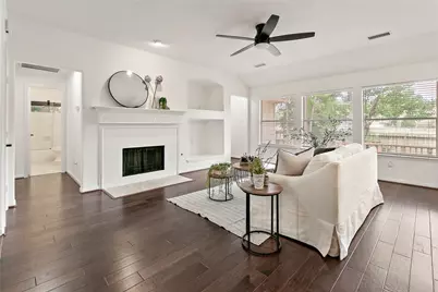 99 S Wynnoak Circle, The Woodlands, TX 77382 - Photo 7