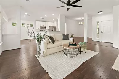 99 S Wynnoak Circle, The Woodlands, TX 77382 - Photo 5