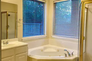 2915 Sycamore Tree Ct, Kingwood, TX 77345 - Photo 17
