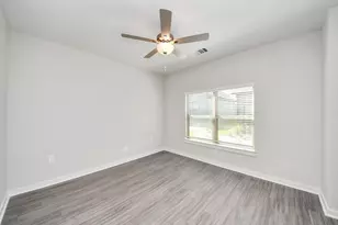 7711 Longmire Rd, Conroe, TX 77304 - Photo 25