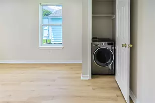 5919 Avenue R, Galveston, TX 77551 - Photo 17