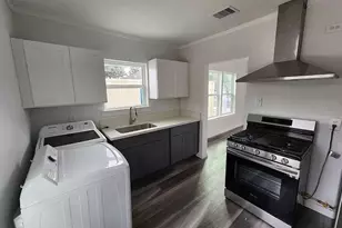 3903 Broyles St, Houston, TX 77026 - Photo 3
