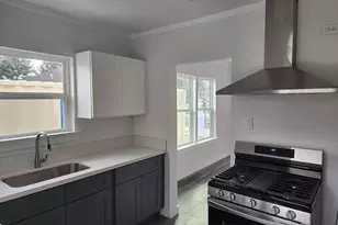 3903 Broyles St, Houston, TX 77026 - Photo 11