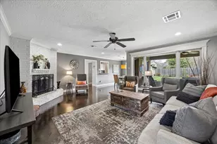 10714 Sugar Hill Dr, Houston, TX 77042 - Photo 7