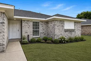 1600 Broken Arrow St, Baytown, TX 77521 - Photo 3