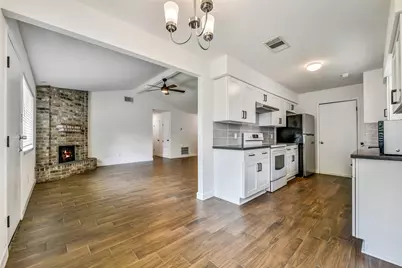 1600 Broken Arrow Street, Baytown, TX 77521 - Photo 19