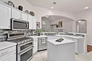 3510 Harbor Pass Ln, Friendswood, TX 77546 - Photo 5
