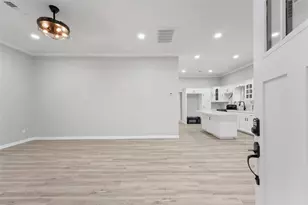 7912 Cypress St, Houston, TX 77012 - Photo 9