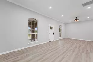 7912 Cypress St, Houston, TX 77012 - Photo 11