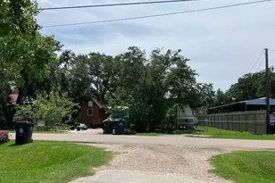 415 5th St, San Leon, TX 77539 - Photo 25