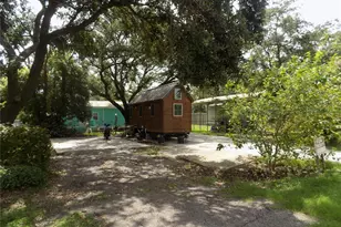 415 5th St, San Leon, TX 77539 - Photo 5