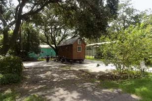 415 5th St, San Leon, TX 77539 - Photo 5