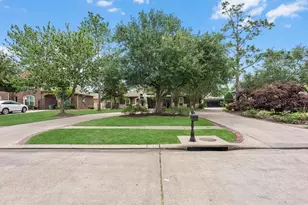 11 Mary's Creek Ln, Friendswood, TX 77546 - Photo 43