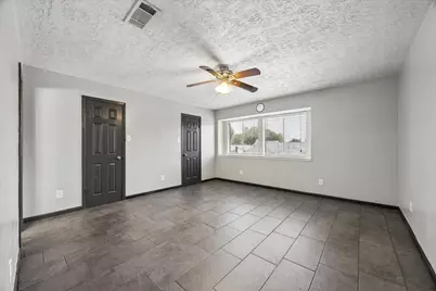 10842 Mesquite Drive, La Porte, TX 77571 - Photo 5