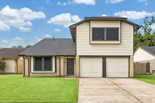 10842 Mesquite Dr, La Porte, TX 77571 - Photo 1