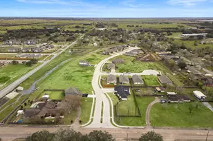 129 Bayou Bend Blvd, Angleton, TX 77515 - Photo 25