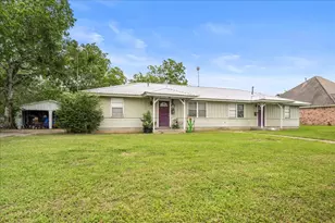 512 N College St, Weimar, TX 78962 - Photo 1