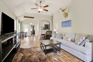 704 Heritage Dr, Navasota, TX 77868 - Photo 5