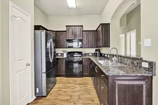 704 Heritage Dr, Navasota, TX 77868 - Photo 9