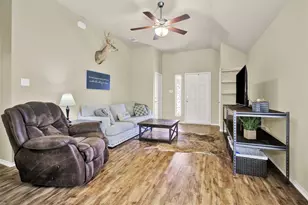 704 Heritage Dr, Navasota, TX 77868 - Photo 7
