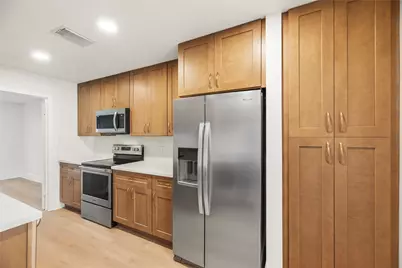 13194 Trail Hollow Drive #3194, Houston, TX 77079 - Photo 5