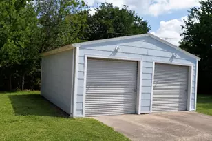 1222 4th Ave N, Texas City, TX 77590 - Photo 5