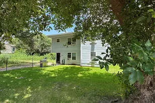 1222 4th Ave N, Texas City, TX 77590 - Photo 3