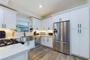 7609 Amelia Rd, Houston, TX 77055 - Photo 3