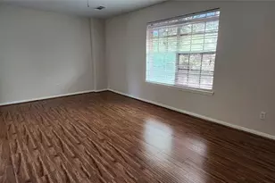 9710 Fieldbloom Ln, Sugar Land, TX 77498 - Photo 11