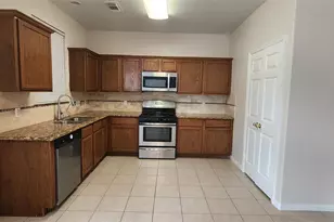 9710 Fieldbloom Ln, Sugar Land, TX 77498 - Photo 5