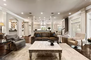 9018 Bace Dr, Houston, TX 77055 - Photo 15