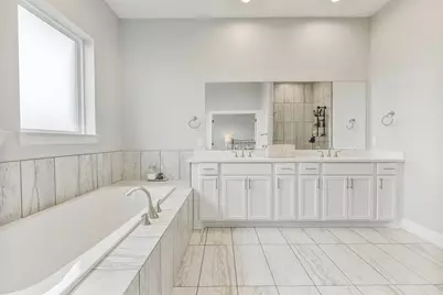 10015 Goliad Drive, Mont Belvieu, TX 77523 - Photo 27