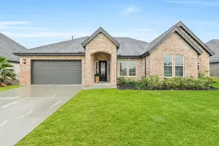 10015 Goliad Dr, Mont Belvieu, TX 77523 - Photo 3