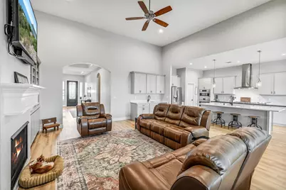 10015 Goliad Drive, Mont Belvieu, TX 77523 - Photo 11