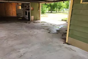 1806 N Ave S, Freeport, TX 77541 - Photo 33