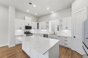 1942 Purswell Rd, Houston, TX 77055 - Photo 15