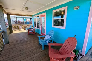 975 Fisherman Dr S, Galveston, TX 77650 - Photo 3