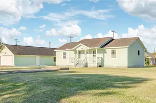 424 S Avenue B, Freeport, TX 77541 - Photo 1