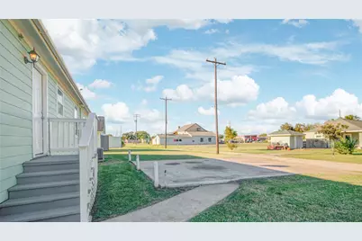 424 S Avenue B, Freeport, TX 77541 - Photo 33