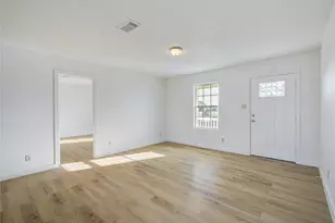 424 S Avenue B, Freeport, TX 77541 - Photo 9