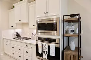 4202 ANGEL LANDING CT, Bryan, TX 77802 - Photo 7