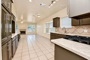 10138 Duchamp Dr, Houston, TX 77036 - Photo 11