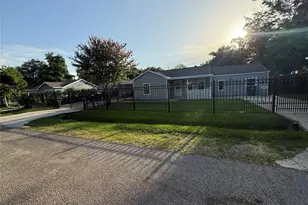 5701 Luna St, Houston, TX 77076 - Photo 45