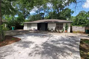 1205 N Pacific St, Conroe, TX 77301 - Photo 1