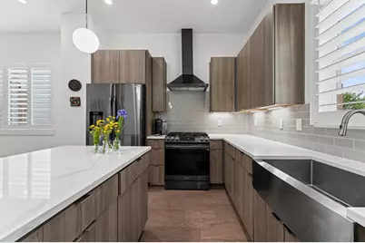 5827 Dolores Street, Houston, TX 77057 - Photo 13