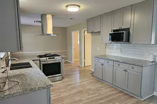 1402 New Orleans St, Deer Park, TX 77536 - Photo 9