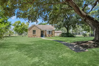 405 Missouri Street, Liberty, TX 77575 - Photo 3