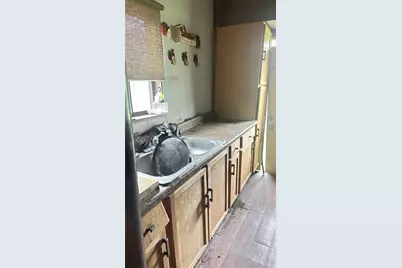 7909 Narcissus Street, Houston, TX 77012 - Photo 5